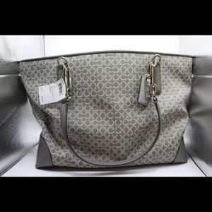 COACH Madison op Art needlepoint tote